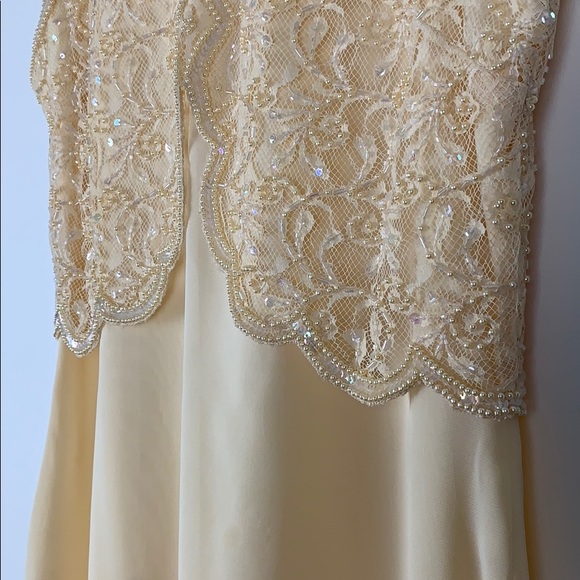 Brilliante Vanilla Evening Gown With Ornate Beads - Picture 2 of 8